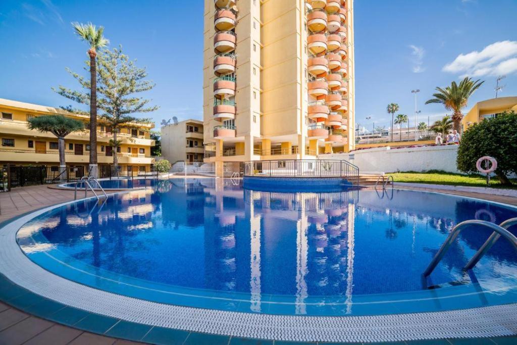 Cozy 2-Bed & Sofa-Bed Studio In Los Cristianos Лос Кристианос Экстерьер фото