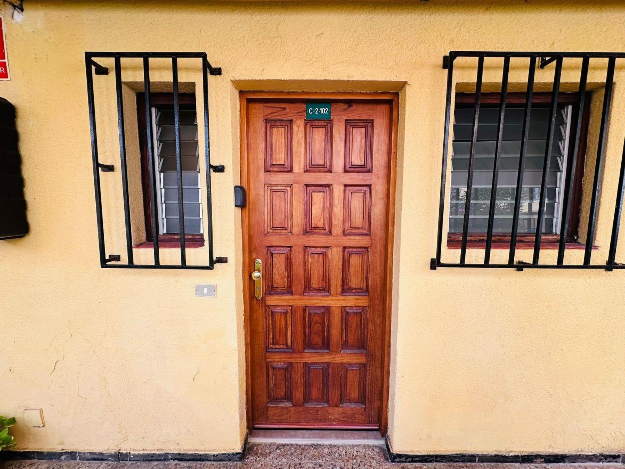 Cozy 2-Bed & Sofa-Bed Studio In Los Cristianos Лос Кристианос Экстерьер фото