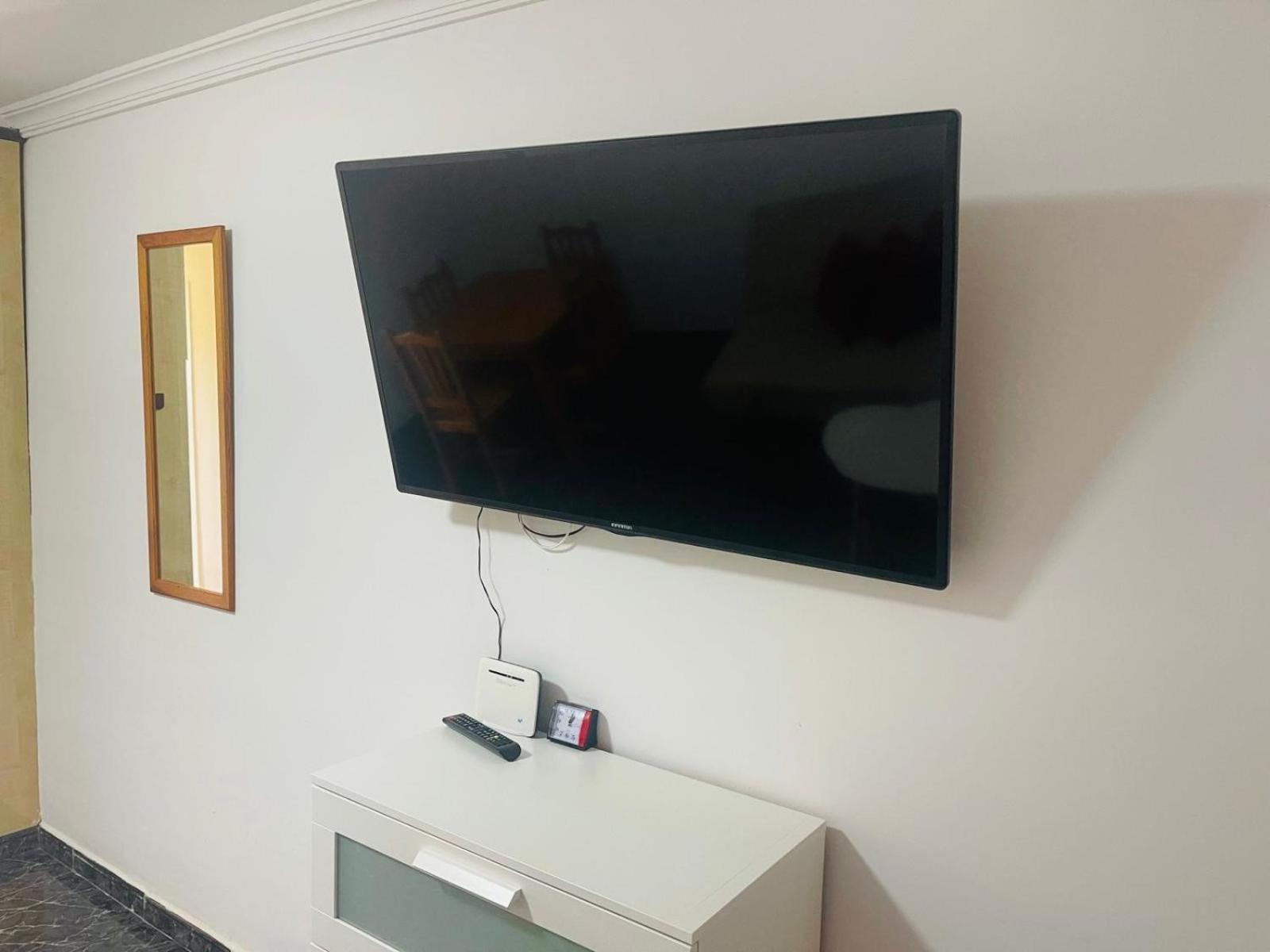 Cozy 2-Bed & Sofa-Bed Studio In Los Cristianos Лос Кристианос Экстерьер фото