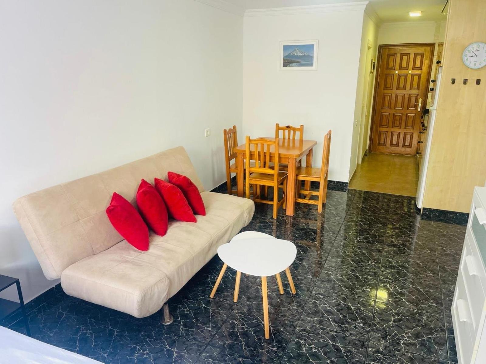 Cozy 2-Bed & Sofa-Bed Studio In Los Cristianos Лос Кристианос Экстерьер фото